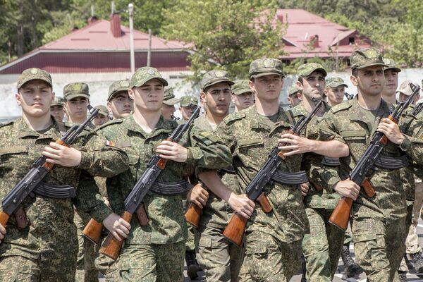 Ӕфсӕддон цӕттӕдзинад: куыд репетици кӕнынц Цхинвалы Уӕлахизы парад Ӕфсӕддон цӕттӕдзинад: куыд репетици кӕнынц Цхинвалы Уӕлахизы парад - Sputnik Хуссар Ирыстон