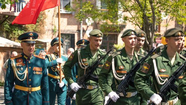 Поздравление ветеранов  Великой Отечественной войны с наступающим Днем Победы - Sputnik Южная Осетия