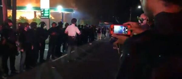 В Атланте новая волна протестов: полицейские убили афроамериканца при задержании В Атланте новая волна протестов: полицейские убили афроамериканца при задержании - Sputnik Южная Осетия
