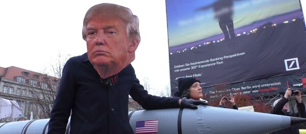 Трамп шантажирует Германию и подбирается ближе к российским границам Трамп шантажирует Германию и подбирается ближе к российским границам - Sputnik Южная Осетия