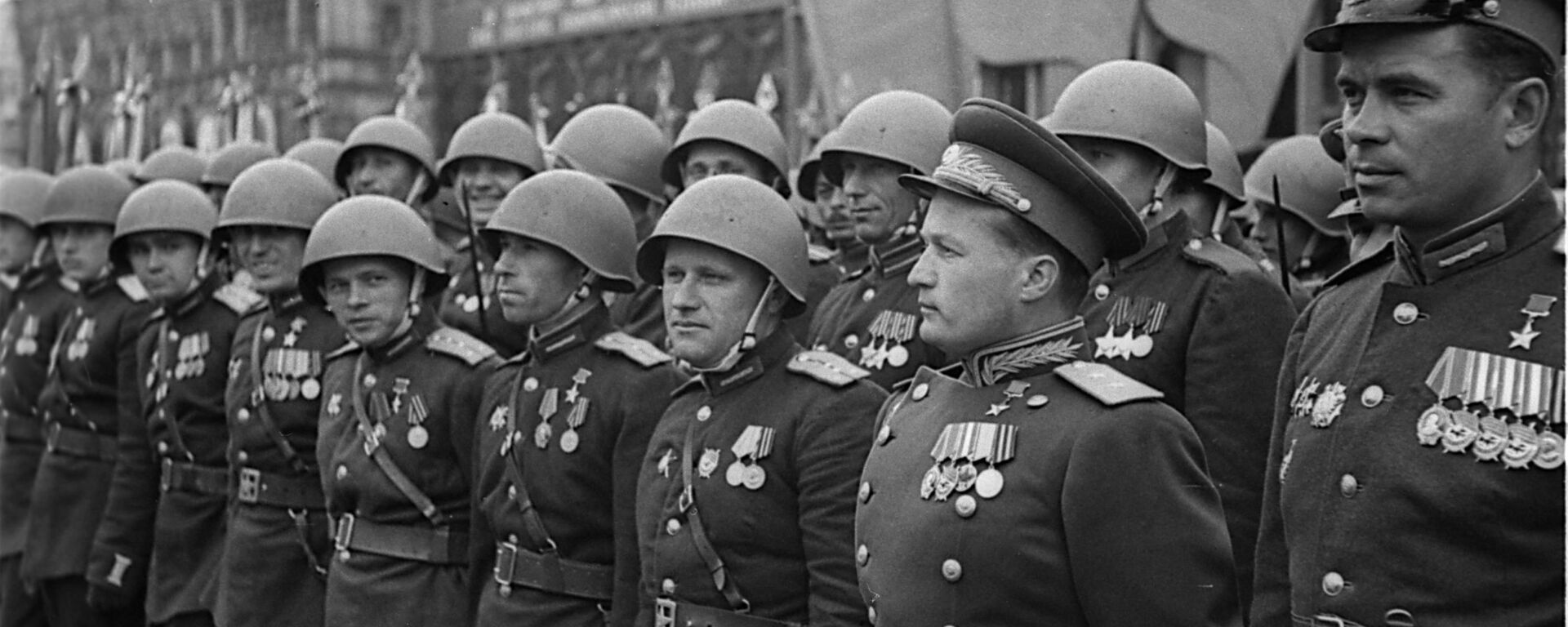 Парад Победы на Красной площади 24 июня 1945 года - Sputnik Южная Осетия, 1920, 09.05.2024