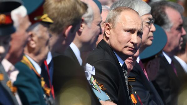 Президент РФ Владимир Путин на военном параде в ознаменование 75-летия Победы на Красной площади - Sputnik Южная Осетия