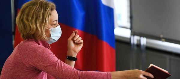 Голосование по внесению поправок в Конституцию РФ в регионах России Голосование по внесению поправок в Конституцию РФ в регионах России - Sputnik Южная Осетия