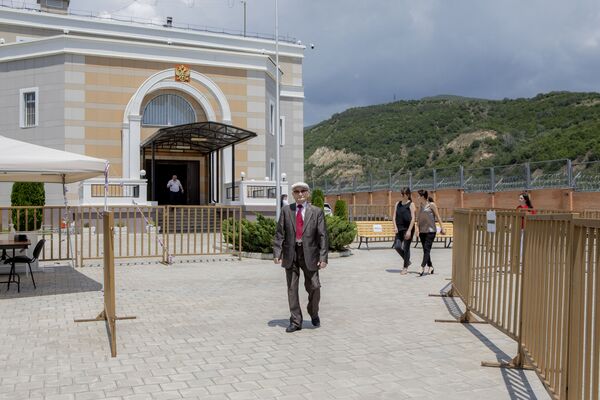 Голосование по поправкам в Конституцию РФ в Южной Осетии - Sputnik Южная Осетия