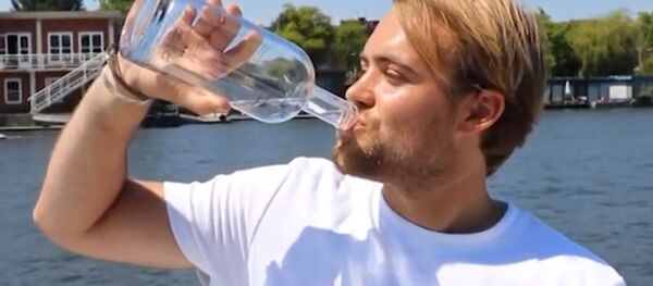 Изобретатели придумали устройство, которое очищает даже очень грязную воду Изобретатели придумали устройство, которое очищает даже очень грязную воду - Sputnik Южная Осетия