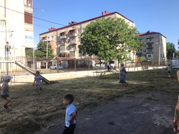 Карантин закончился, проблемы остались: почему пустует двор детского сада в Цхинвале Карантин закончился, проблемы остались: почему пустует двор детского сада в Цхинвале - Sputnik Южная Осетия