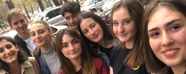 Участники эко-движения SANSARA Участники эко-движения SANSARA - Sputnik Южная Осетия