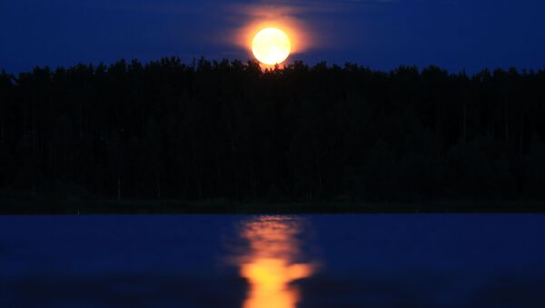 Фаза лунного затмения кровавая луна в Тверской области - Sputnik Южная Осетия