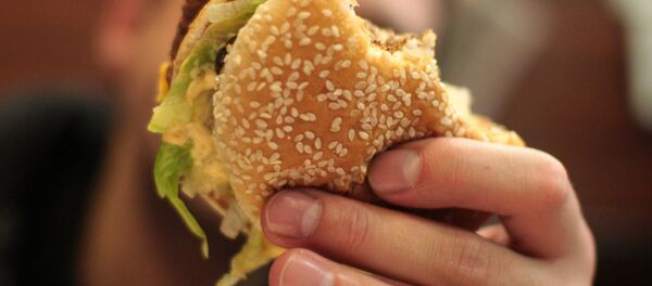 Благотворительная социальная акция Мак Хэппи День в ресторане Макдоналдс на Пушкинской площади Благотворительная социальная акция Мак Хэппи День в ресторане Макдоналдс на Пушкинской площади - Sputnik Южная Осетия