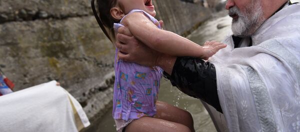 Крещение в Лиахве. Крещение в Лиахве. - Sputnik Южная Осетия