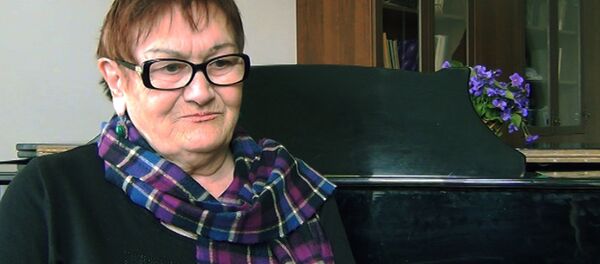 Театралон сценæйы стъалы Гугкаты Эвелинæ кæсы Къостайы æмдзæвгæ Sputnik.Кастытæн Театралон сценæйы стъалы Гугкаты Эвелинæ кæсы Къостайы æмдзæвгæ Sputnik.Кастытæн - Sputnik Хуссар Ирыстон