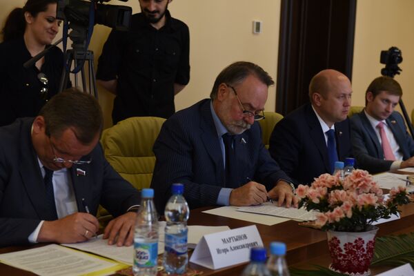 Заседание Комиссии по сотрудничеству Совфеда РФ и парламента РЮО - Sputnik Южная Осетия