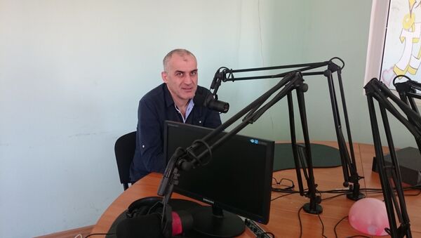 Директор радио Ир Алан Цховребов - Sputnik Южная Осетия
