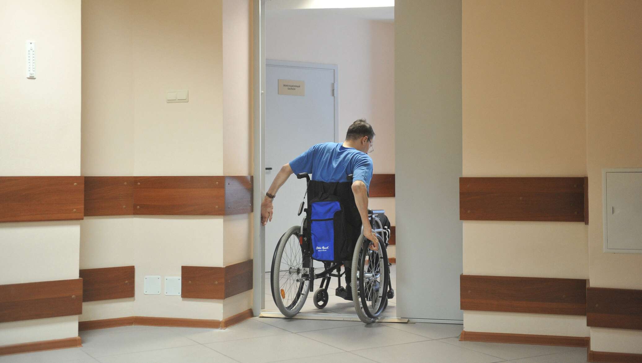 Получение жилья ребенку инвалиду. Двери для инвалидов колясочников. Квартира для инвалида. Жильё для инвалидов колясочников. Проем для инвалидов.
