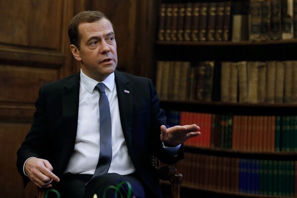 Интервью премьер-министра РФ Д. Медведева журналу Тайм - Sputnik Южная Осетия
