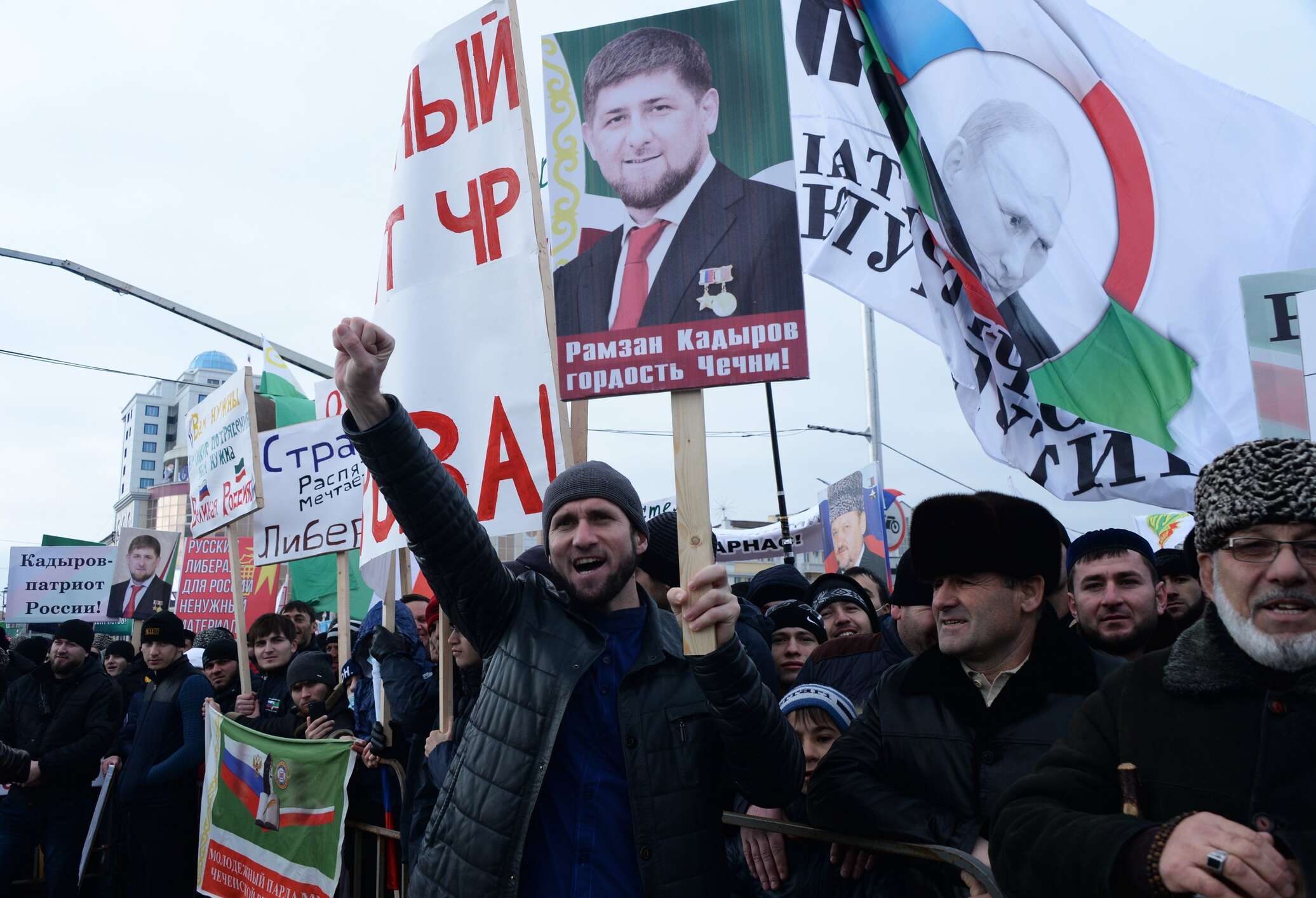 Запрещено в россии чечня. Рамзан Кадыров митинг в Грозном. Митинг в Грозном. Протесты в Чечне.