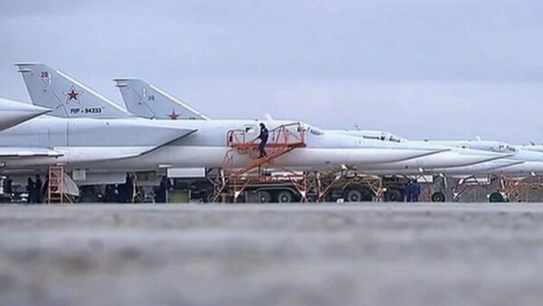 Самолеты ВКС РФ группами вылетали с авиабазы Хмеймим в Сирии - Sputnik Южная Осетия