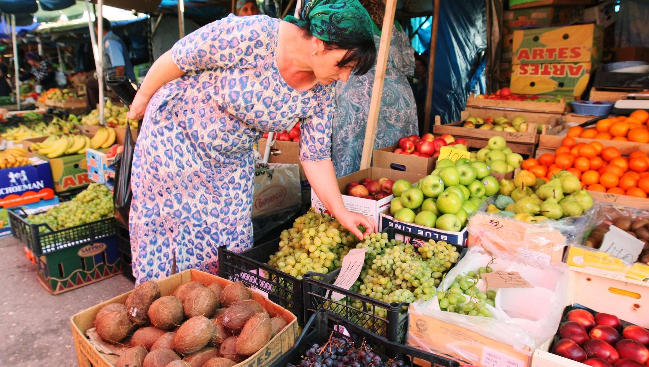 Сельхоз рынок. Современный рынок сельскохозяйственной продукции. Цхинвал рынок. Сельхоз рынок товары услуги. Торговля на рынке Южная Осетия.