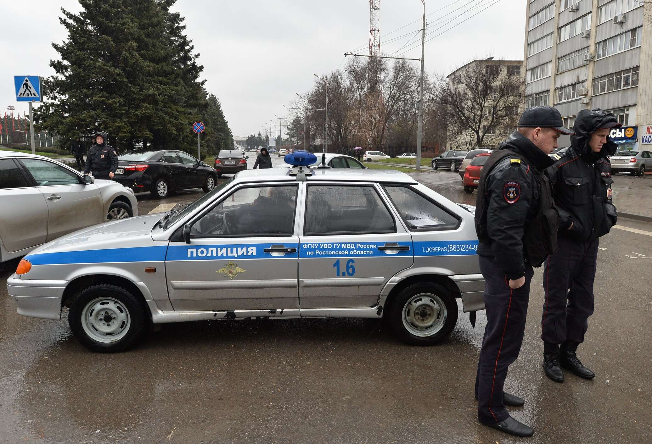 Полиция ростов. Полицейские машины Ростова-на Дону. Полиция Ростовской области. Полиции Ростов машина. Полицейские машины в России в Ростове на Дону.