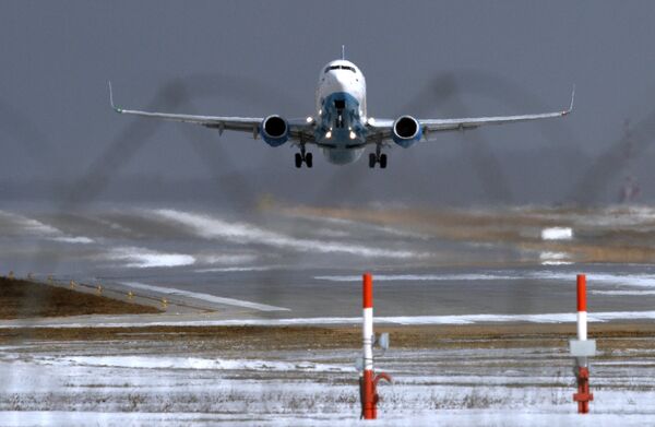 Самолет Boeing 737-800 авиакомпании FlyDubai совершает посадку в аэропорту Внуково - Sputnik Южная Осетия