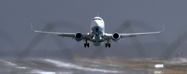 Самолет Boeing 737-800 авиакомпании FlyDubai совершает посадку в аэропорту Внуково Самолет Boeing 737-800 авиакомпании FlyDubai совершает посадку в аэропорту Внуково - Sputnik Южная Осетия