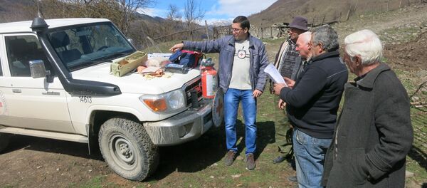 Сырх дзуар æххуыс кæны фос дарыны æмæ зайæгойты куыстгæнджытæн - Sputnik Хуссар Ирыстон