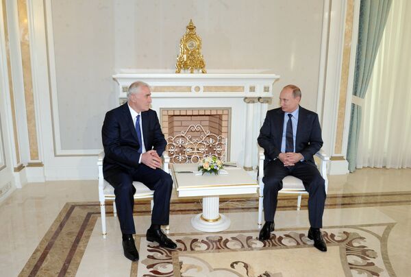 В.Путин встретился с Л. Тибиловым - Sputnik Южная Осетия