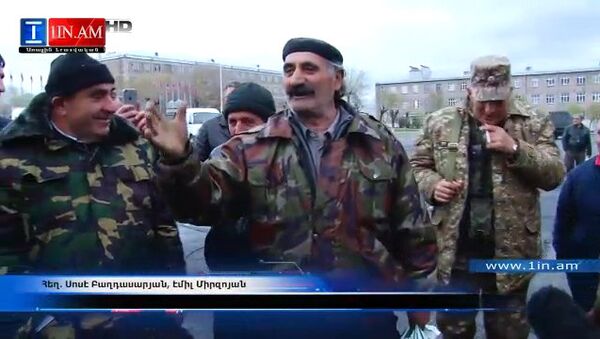 В бой идут одни старики: отправка добровольцев в Карабах - Sputnik Южная Осетия