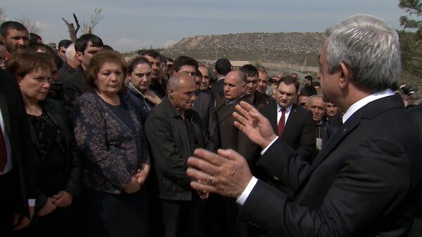 Президент Армении отдал дань памяти погибшим солдатам в Ераблур - Sputnik Южная Осетия
