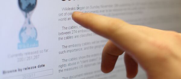Пользователи интернета читают сайт WikiLeaks Пользователи интернета читают сайт WikiLeaks - Sputnik Южная Осетия