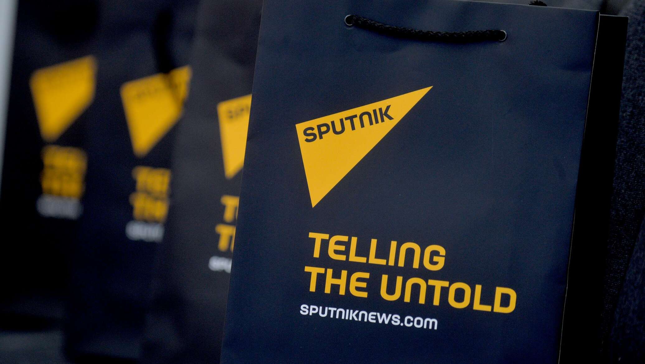 Sputniknews. Спутник Ньюс. Sputnik telling the Untold.