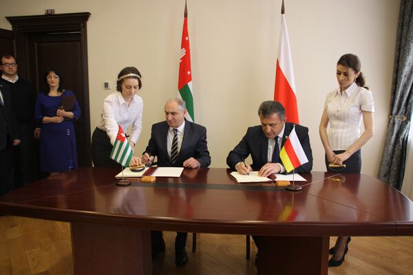 Подписание соглашения между парламентами Южной Осетии и Абхазии - Sputnik Южная Осетия