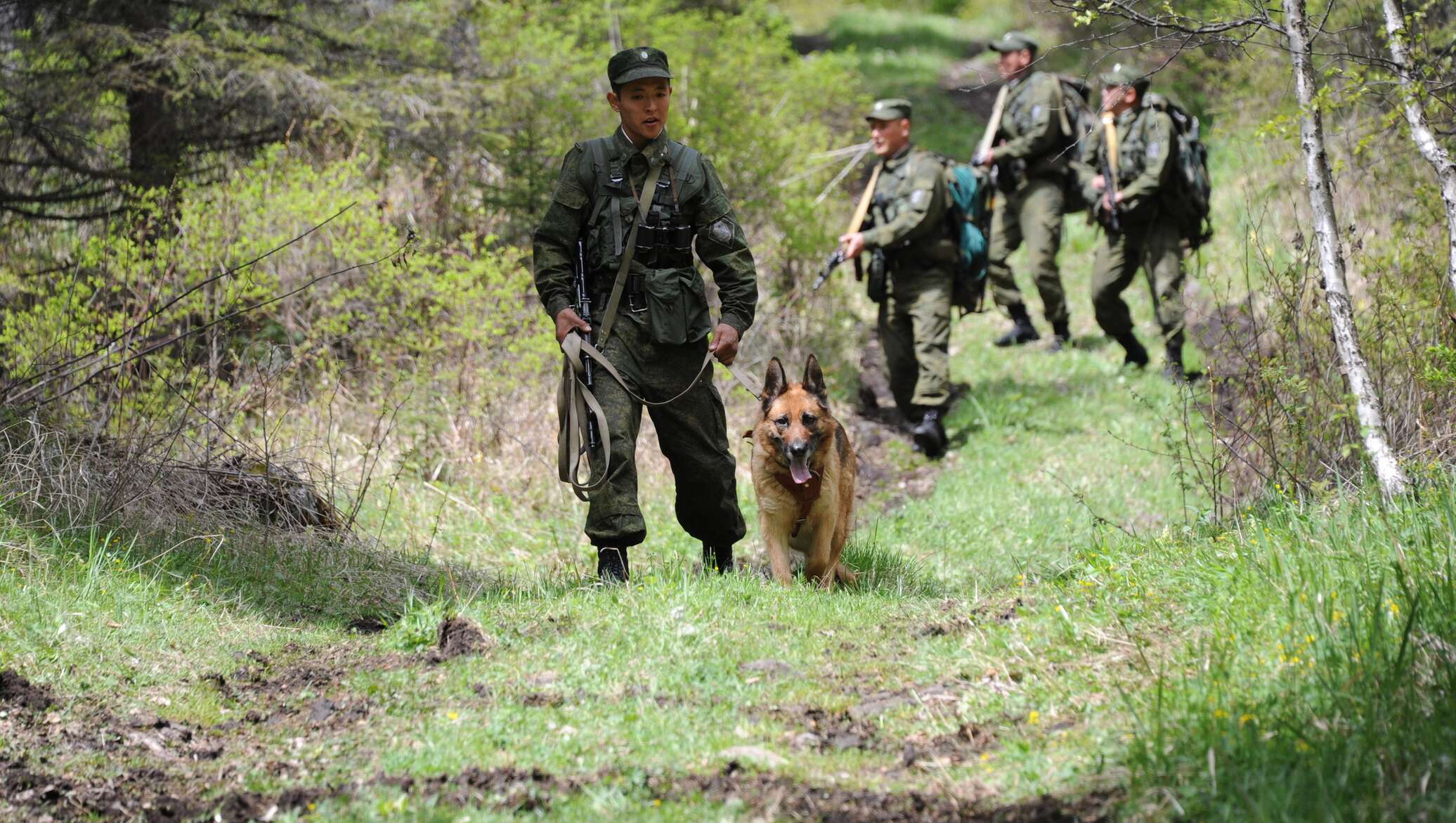 Приграничный. Пограничники Южной Осетии. Пограничный наряд дозор. Пограничные заставы России. Российские пограничники в Южной Осетии.