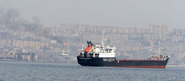 Танкер перед выходом в море. Баку Танкер перед выходом в море. Баку - Sputnik Южная Осетия