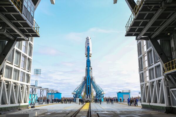 Вывоз ракеты Союз-2.1а с космическими аппаратами на стартовую площадку космодрома Восточный - Sputnik Южная Осетия