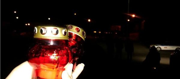 Благодатный огонь прибыл в Осетию Благодатный огонь прибыл в Осетию - Sputnik Южная Осетия