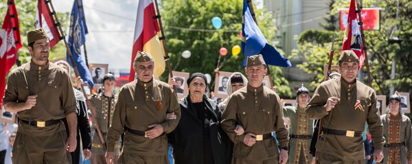 Парад 9 Мая в Цхинвале Парад 9 Мая в Цхинвале - Sputnik Южная Осетия