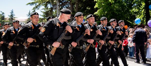 ОМОН на Параде Победы в Цхинвале ОМОН на Параде Победы в Цхинвале - Sputnik Южная Осетия