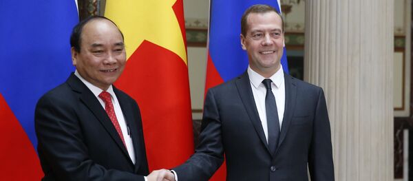 Премьер-министр РФ Д. Медведев встретился с премьером Вьетнама Нгуен Суан Фуком Премьер-министр РФ Д. Медведев встретился с премьером Вьетнама Нгуен Суан Фуком - Sputnik Южная Осетия
