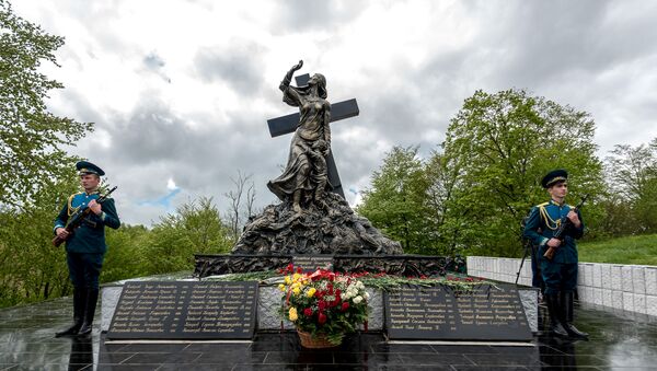 Памятник жертвам Зарской трагедии. - Sputnik Южная Осетия
