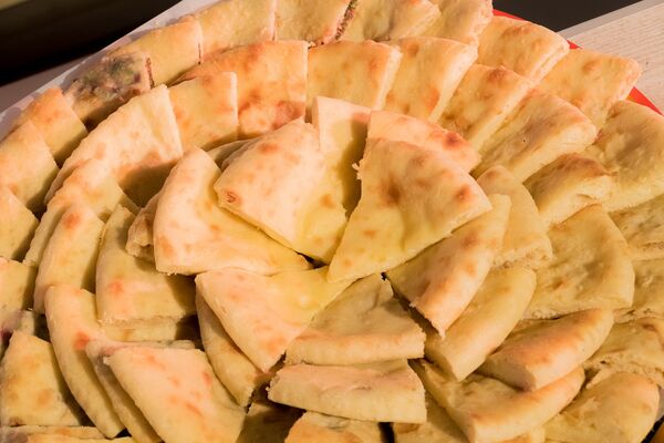 Пироги — главное и самое популярное блюдо осетинской кухни. - Sputnik Южная Осетия
