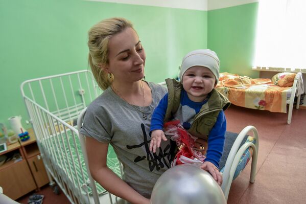 И дети и мамы были приятно удивлены и благодарны. - Sputnik Южная Осетия