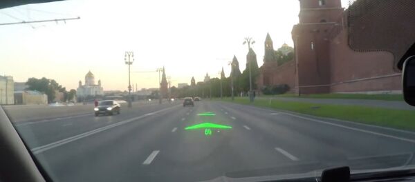 Голографические стрелки на дороге, или Как выглядит навигатор нового поколения Голографические стрелки на дороге, или Как выглядит навигатор нового поколения - Sputnik Южная Осетия