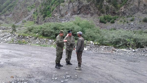 Казаки и пограничники на охране североосетинского участка границы - Sputnik Южная Осетия