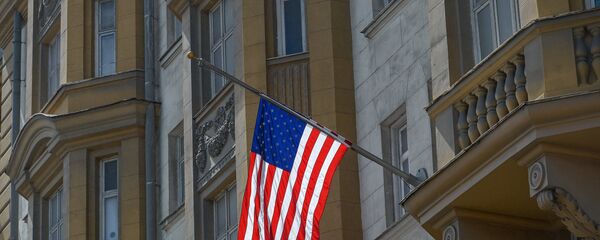 Цветы у посольства США в Москве - Sputnik Южная Осетия
