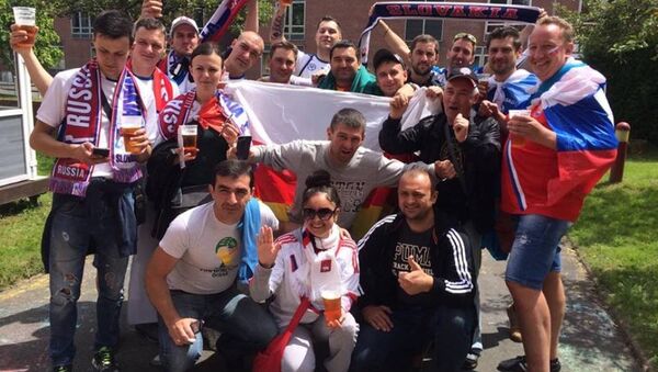 Фанаты российской сборной из Осетии и фанаты Словакии - Sputnik Южная Осетия