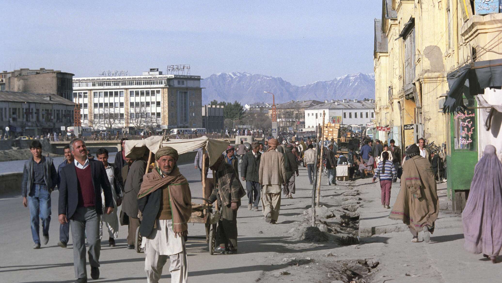 Кабул фото. Афганистан Кабул 1967. Город Кабул Афганистан советское посольство. Афганистан столица Кабул 1970. Кабул 1975.