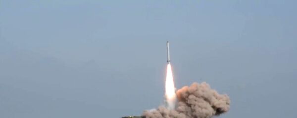 На полигоне в Астраханской области проведен боевой пуск ракеты На полигоне в Астраханской области проведен боевой пуск ракеты - Sputnik Южная Осетия