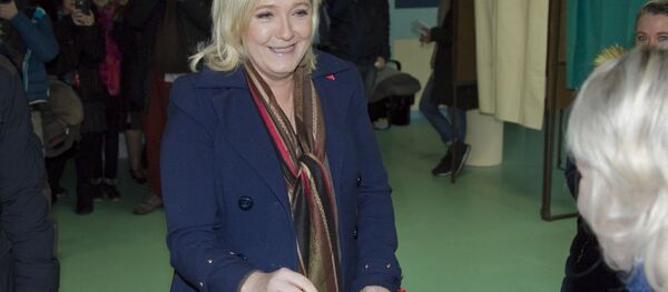 Лидер политической партии Национальный фронт Марин Ле Пен - Sputnik Южная Осетия