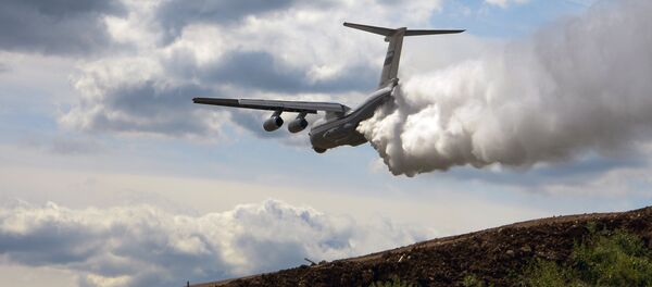 Тяжёлый военно-транспортный самолёт Ил-76 Тяжёлый военно-транспортный самолёт Ил-76 - Sputnik Южная Осетия